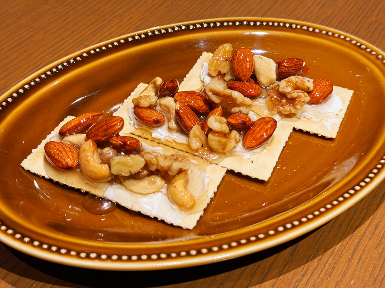 Honey Nuts Canapé (3 pieces)